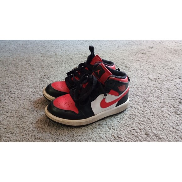 Nike Jordan 1 Mid 640735-079 Black Red Sneakers Toddler Size 11C - Picture 1 of 7